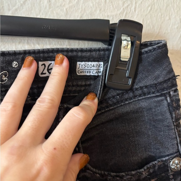 Low Rise Y2K Miss Me cropped capri - Picture 5 of 6